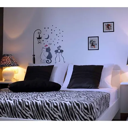 Elda Apartment *