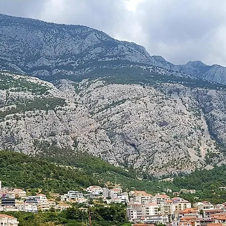 Elda * Makarska